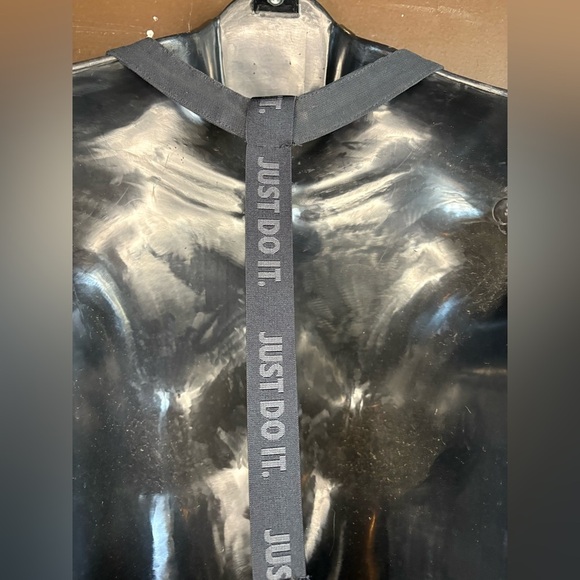 NIKE women’s dri fit gray and black size Small tank top workout preloved - Picture 4 of 7